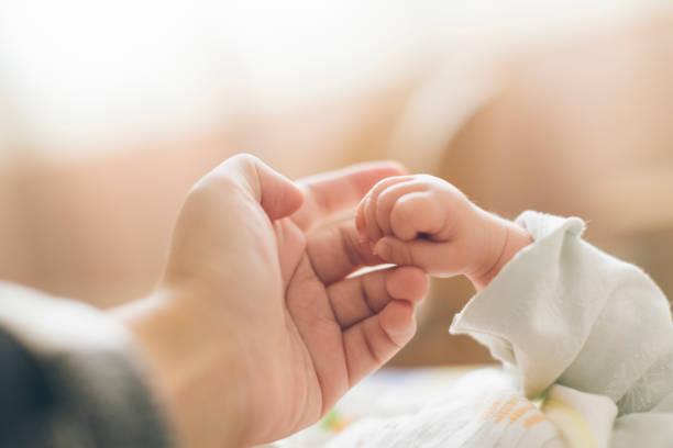 L’importance méconnue des auxiliaires de puériculture dans les soins à la petite enfance